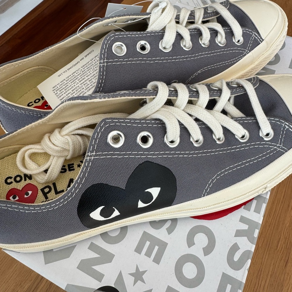 Comme des Garcons Kids Gray and White Sneakers